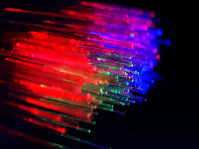 Haut débit : la fibre, point faible du futur service universel ?