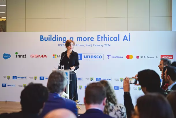 Pour une IA « plus éthique » : 8 acteurs de la tech signent une charte de l'Unesco